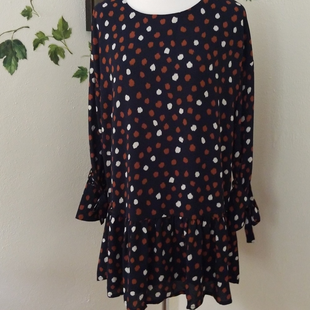 SUPER cute long sleeve dress.